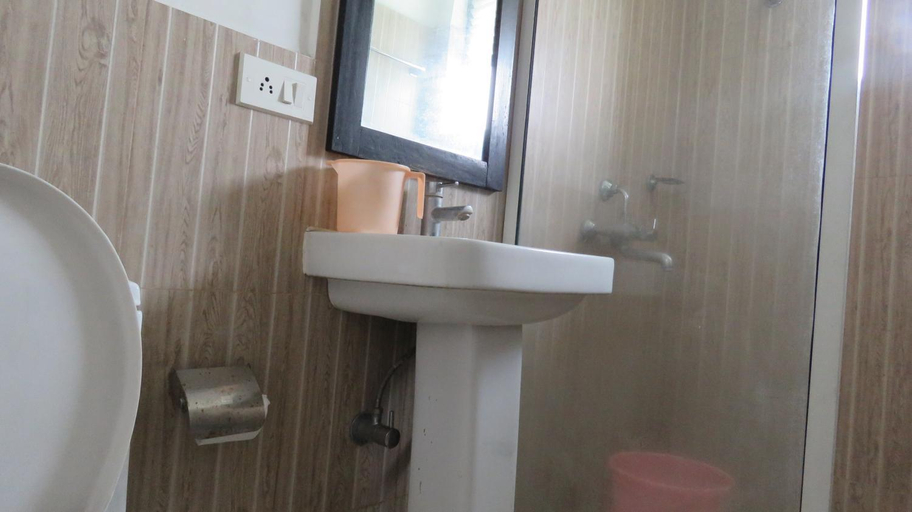 Bathroom 3, The Boulevard Hotel, Purbi Singhbhum