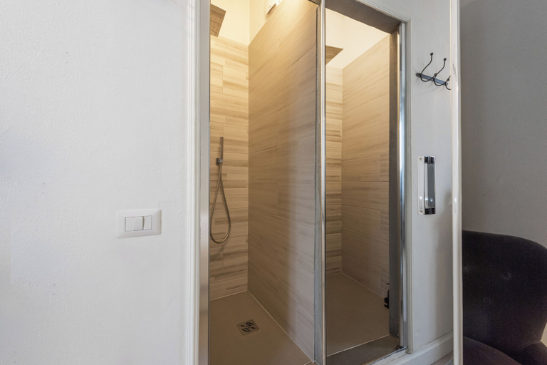Bathroom 3, Golden Roof 4 by MMega, Florence