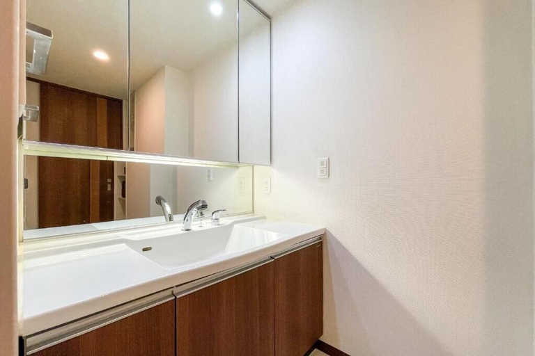 Bathroom 3, CITYSPIRE Namba Grace, Osaka