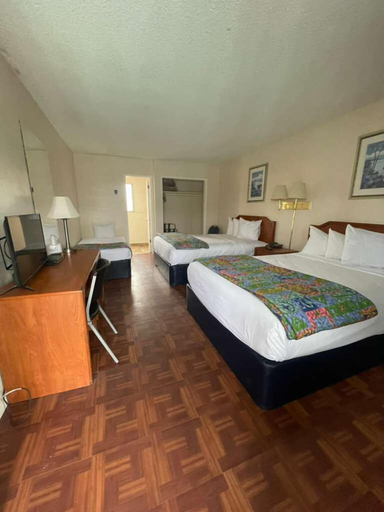 Bedroom 4, Mission Bay Motel, San Diego