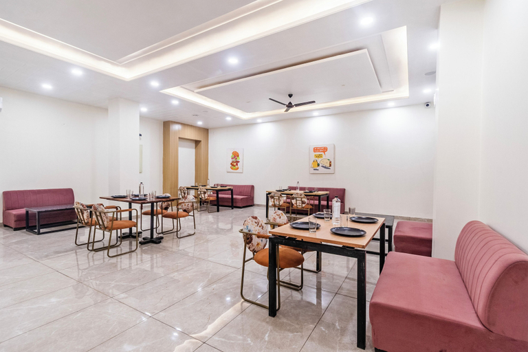 Restaurant 4, Treebo Indus, Jaipur