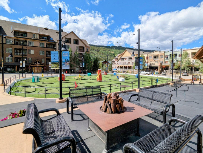 Food & Drinks 5, Red Hawk Lodge 2211, Summit