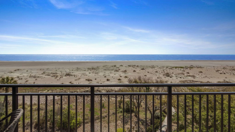 Interior 2, 428 D Shipwatch by Avantstay Ocean View w/ Community Pool Access!, Charleston