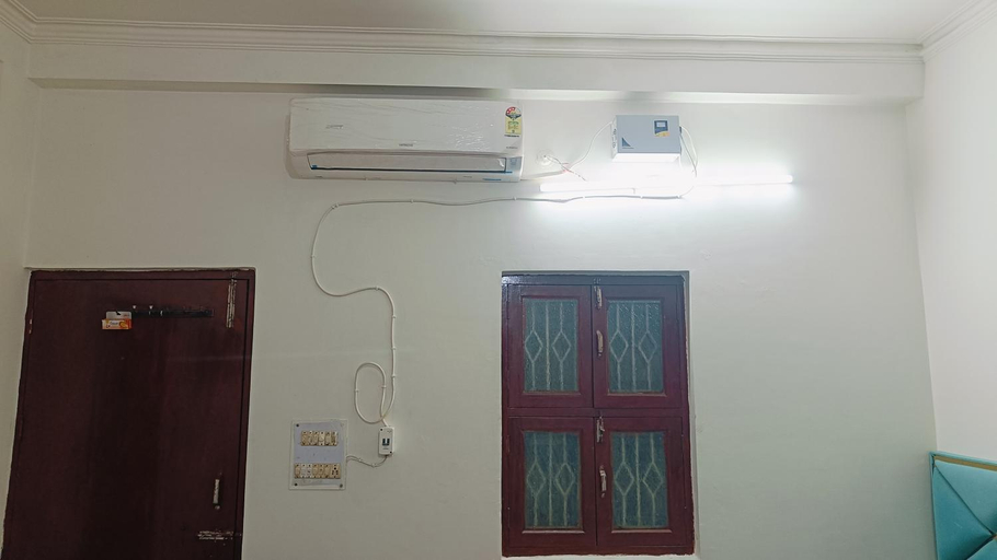 Others 5, Bankey Bihari Spiritual Stay, Mathura