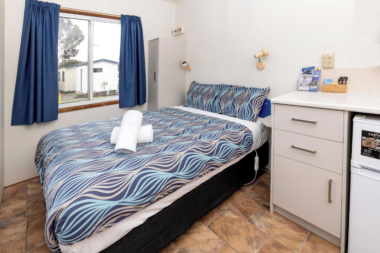 Bedroom 2, Pet Friendly Stays - BIG4 Aireys Inlet, Surf Coast - West