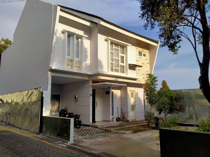 Exterior & Views, SORLYS GUESTHOUSE, Yogyakarta