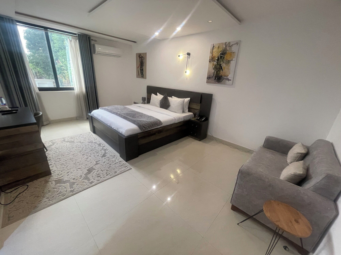 Room 5, The Army At Villandro, Kumasi