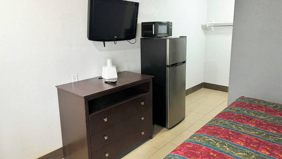 Bedroom 3, Xpress Inn & Extended Stays, Harrison