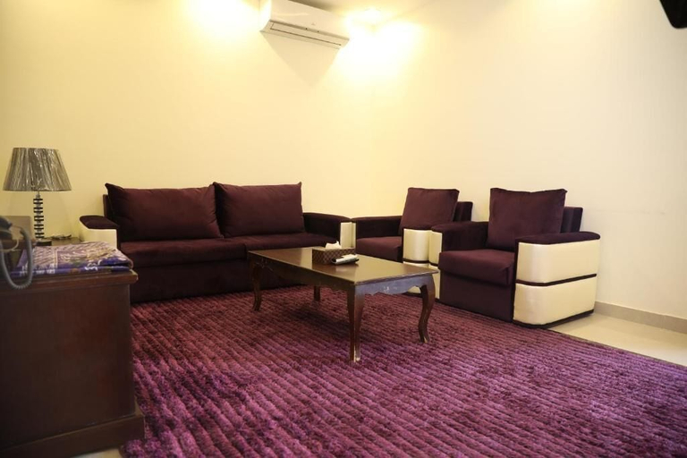 Living area 5, Quiet Room 6, Riyadh