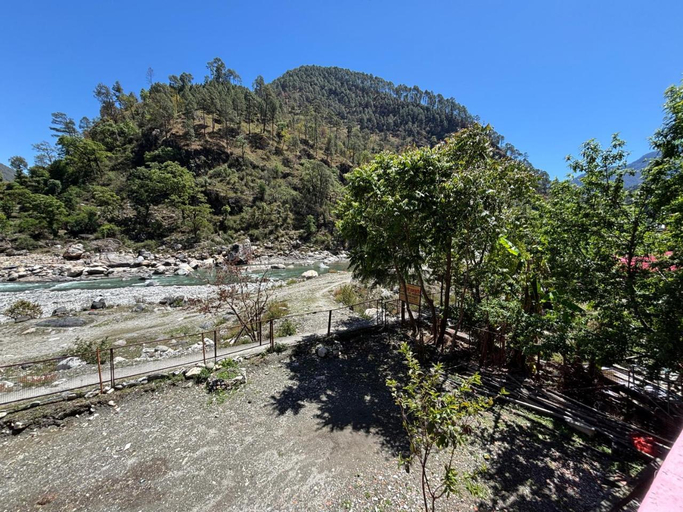 Exterior view 4, Omji Ashram - Tapovan Kuti, Uttarkashi