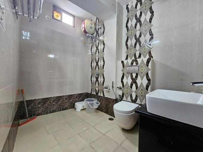 Bathroom 4, Khamma Heritage, Jodhpur