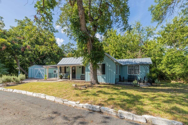 Exterior 4, Town Creek Haus - Close to Wineries and Main!, Gillespie