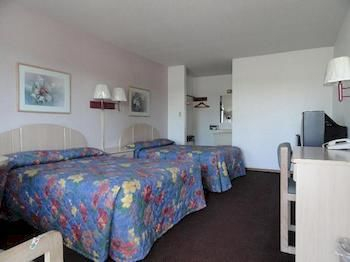 Guestroom 4, Budget Inn Motel, Bond