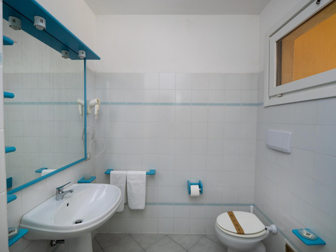 Bathroom 5, Hotel Miralonga, Olbia-Tempio