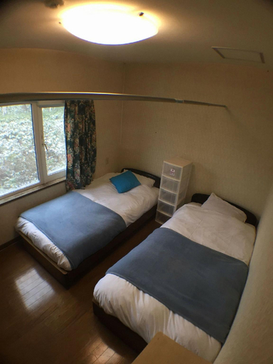 Bedroom 2, Annupuri Oasis Lodge, Niseko