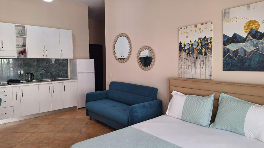 Others 5, Blera's Seafront Studio, Vlorës