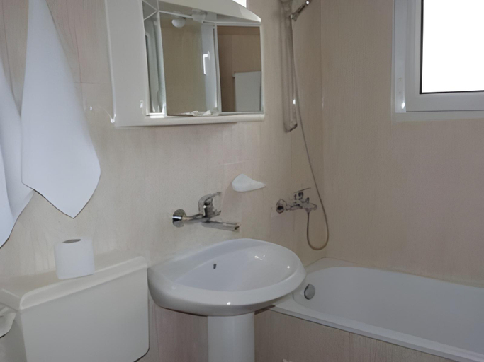 Bathroom 3, Niko Hotel, Samokov