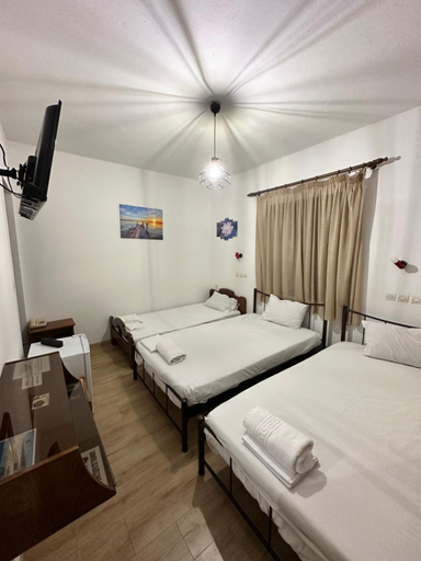 Bedroom 2, Hotel TSAPARAS, Central Greece
