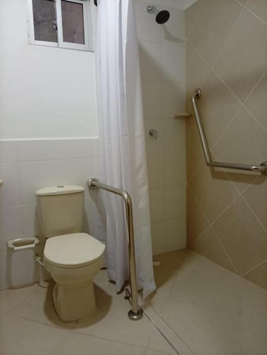 Bathroom 3, Adele Hotel, Manaure