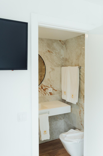 Bathroom 2, Quinta de Reis, Ponte da Barca