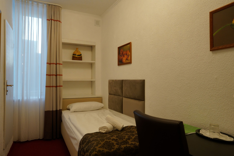 Room 2, City Pension Berlin, Berlin