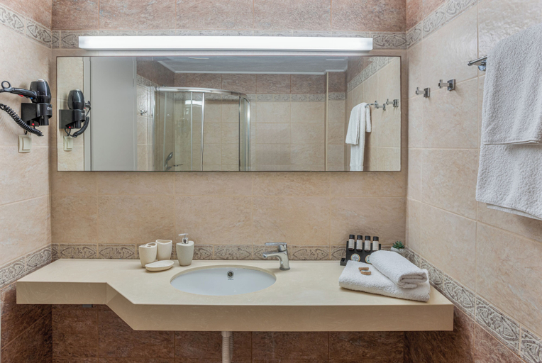 Bathroom 4, Arlen Beach Hotel, Crete