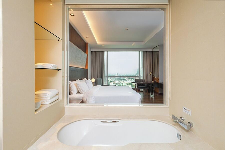 Bathroom 5, The Grand Fourwings Convention Hotel, Bang Kapi