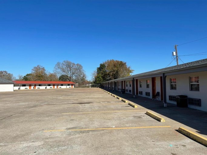 Exterior & Views 2, WESTERN INN, Brazoria