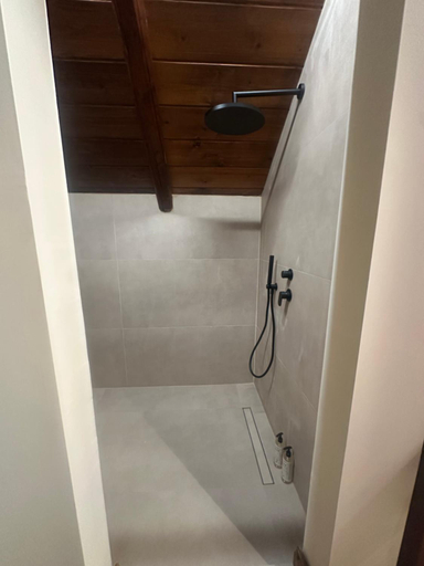Bathroom 2, 4 MOUNTAIN HILLS, Central Greece