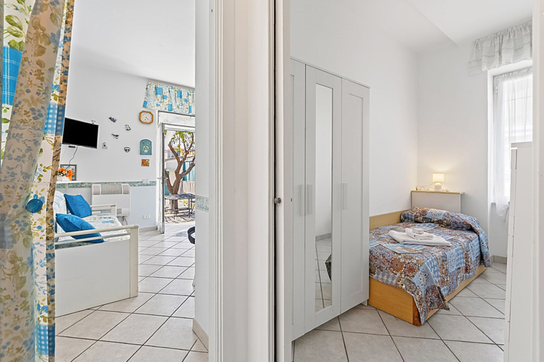 Room 5, Baia Serena With Terrace & Parking, Imperia