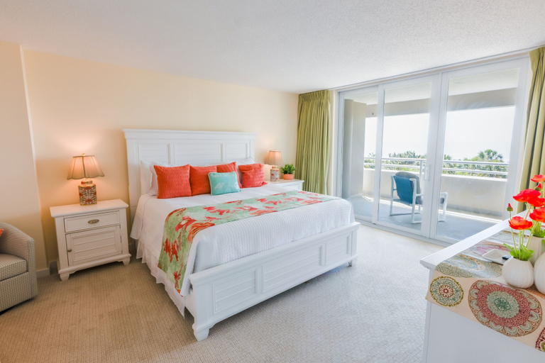 Room 5, 329 North Hampton, Expansive Balcony & Resort Amenities 2 Bedroom Condo, Horry