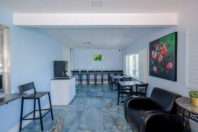 Lobby lounge, Avenida VIctorville by Aurelia, San Bernardino