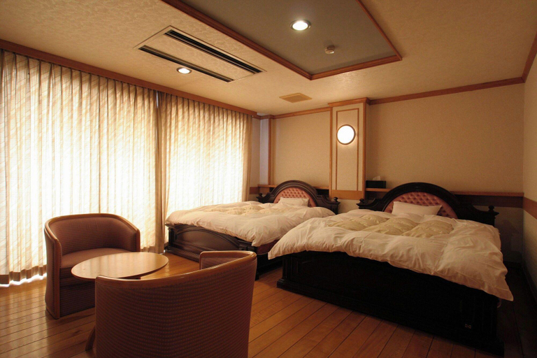 Bedroom 2, Wakamiro, Hokuto