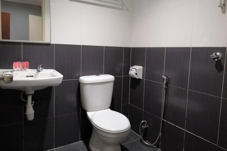 Bathroom 5, Puteri Ampang Hotel, Ampang