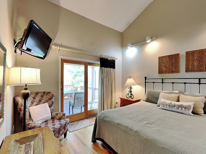 Bedroom 1, Million Dollar View by Taylor Made Deep Creek, Garrett