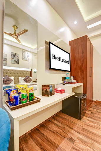 Food & Drinks 4, Hotel Le Grand - Walk-in from RK Ashram Metro Station, Delhi