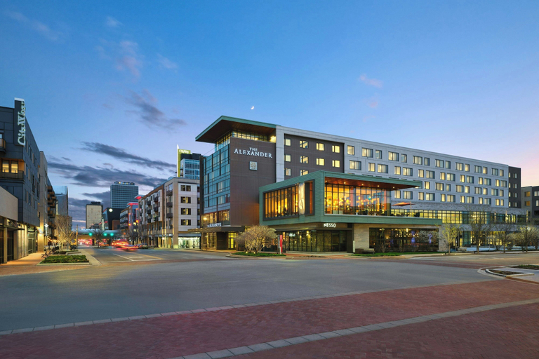 Exterior & Views