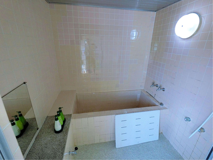 Bathroom, Honjo Grand Hotel, Yurihonjō