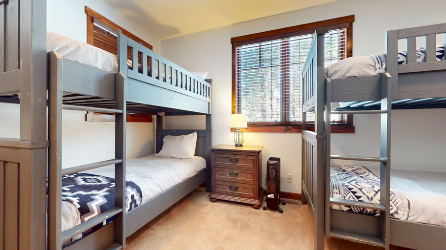 Room 4, Graystone #2150 4 Bedroom Home, Mono