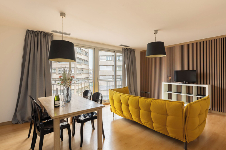 Living area 2, Cosmo Apartments Casanova, Barcelona