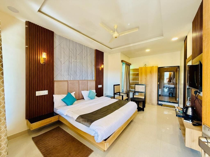 Room 4, Green Valley - By Dev, Sirohi
