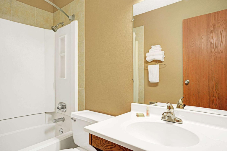 Bathroom 4, Super 8 by Wyndham Rogers Minnesota, Hennepin