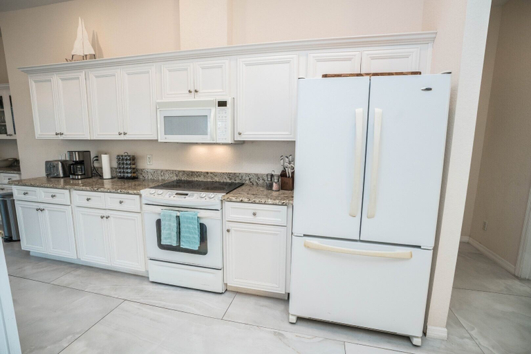 Private kitchen 4, Gulfcoast Oasis - 910 Golf Island Dr 4 Bedroom Home, Hillsborough