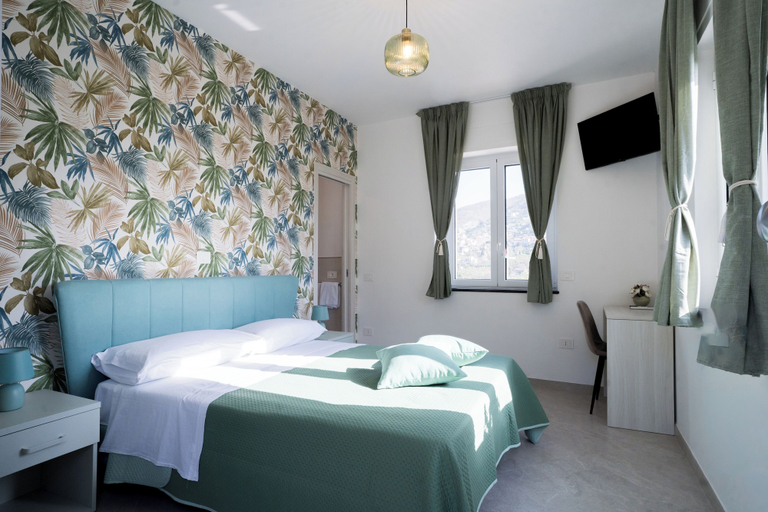 Room 2, Villa Rossa, Napoli