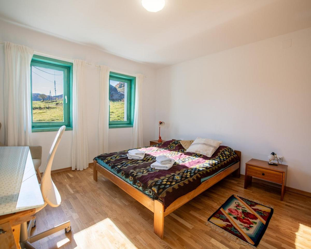 Bedroom 2, Casa de la Stanca Sirnea, Fundata