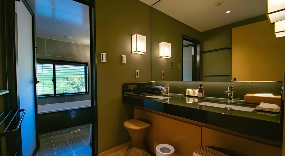 Bathroom 3, Senomoto Kogen Hotel, Minamioguni