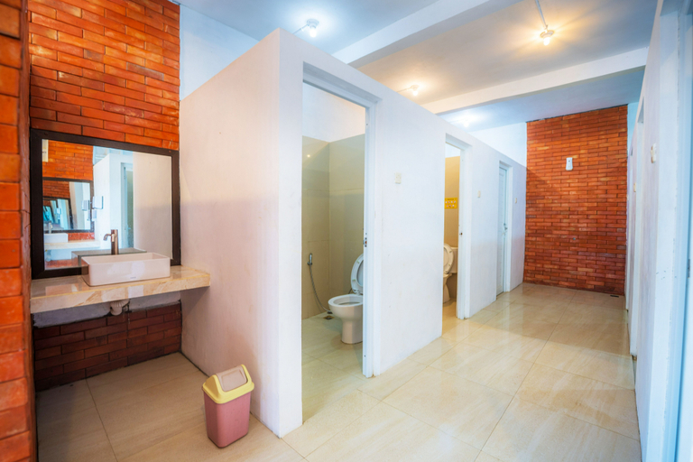 Bathroom 5, Ndalem Prabu Sarangan, Magetan