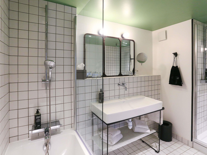 Bathroom 3, Ibis Styles Amiens Centre, Somme