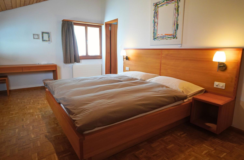 Bedroom 2, Hotel Stua Granda, Maloja