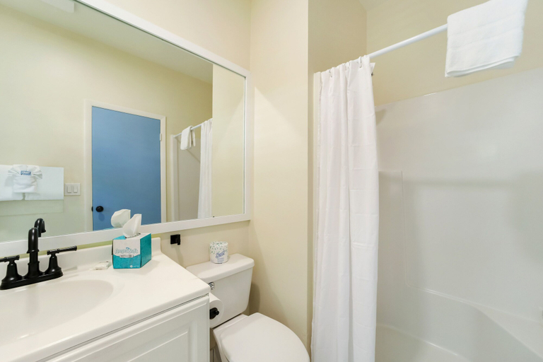 Bathroom 3, Tranquility Guest House, Monroe